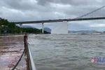 Đà Nẵng: Nhiều đoạn vỉa hè, đường phố ngập nước do hư hại bờ kè sông Hàn