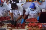 Thưởng thức chiếc bánh mỳ khổng lồ dài 90m, đầy ắp nhân thịt tại Mexico