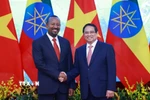 Thủ tướng Phạm Minh Chính và Thủ tướng Ethiopia Abiy Ahmed Ali hội đàm. (Ảnh: Dương Giang/TTXVN)