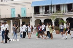 Du khách quốc tế tại La Habana. (Ảnh: Việt Hùng/TTXVN)