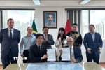 Lễ ký kết Biên bản ghi nhớ (MOU) giữa Phòng Thương mại Brazil-Việt Nam (BVC) và Phòng Thương mại và Công nghiệp Brazil-Việt Nam bang Espírito Santo (CCBV-ES) tại Sao Paulo ngày 7/2. (Ảnh: Đại sứ quán cung cấp)