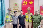 Lực lượng Phòng Cảnh sát giao thông Công an tỉnh Nghệ An đã bắt giữ được 2 phạm nhân trốn trại khi đang trên đường lẫn trốn vào miền Nam. (Ảnh: TTXVN phát)