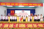 Ban Thường vụ Đảng bộ xã Phước Vinh nhiệm kỳ 2025-2030 và các đại biểu tại Đại hội. (Ảnh: Minh Phú/TTXVN)