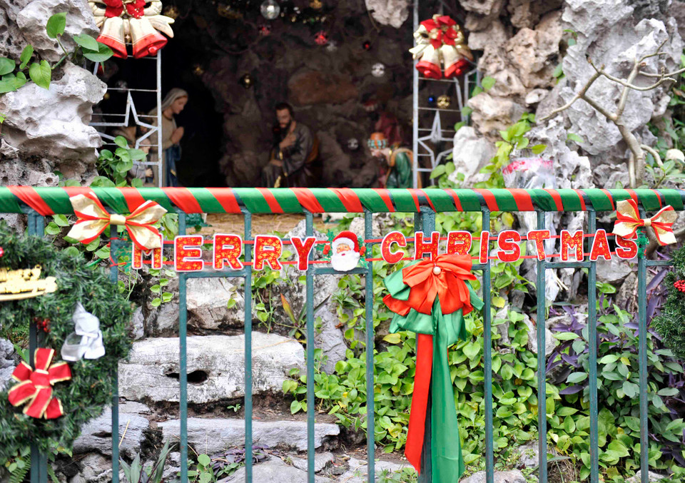 Đây là ngôi nhà thờ nổi tiếng ở Hà Nội được khánh thành đúng vào lễ Giáng sinh năm 1887. (Ảnh: Doãn Đức/Vietnam+)