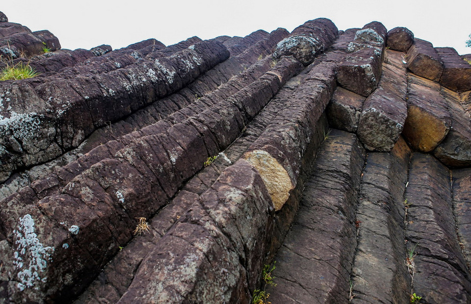 Năm 1998, di tích Gành Đá Đĩa được Nhà nước công nhận là thắng cảnh thiên nhiên cấp quốc gia. (Nguồn: TTXVN)