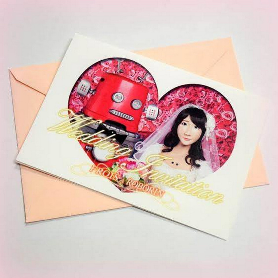 Đám cưới là đứa con tinh thần của Maywa Denki, một nhà sản xuất phụ kiện điện tử, "cha đẻ" của chú rể trong buổi lễ. (Nguồn: cctvnews)