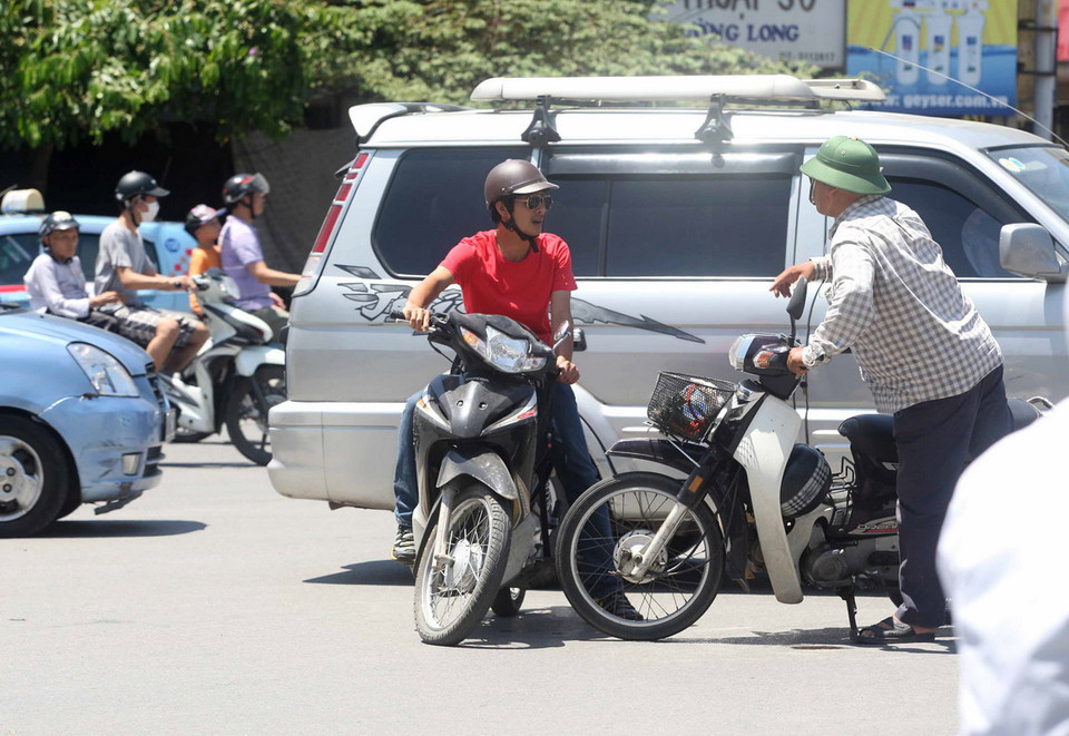 Nhiệt độ quá nóng dễ gây ra va chạm giao thông. (Ảnh: Minh Quyết/Vietnam+)