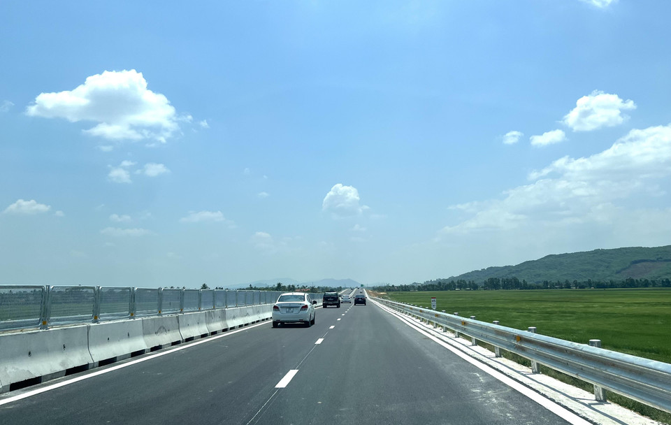 Dự án thành phần Cao tốc Bắc - Nam đoạn Nghi Sơn - Diễn Châu dài gần 50km, trong đó đi qua tỉnh Thanh Hóa 6,5 km và tỉnh Nghệ An 43,5 km. (Ảnh: Trần Hương Sơn/Vietnam+)