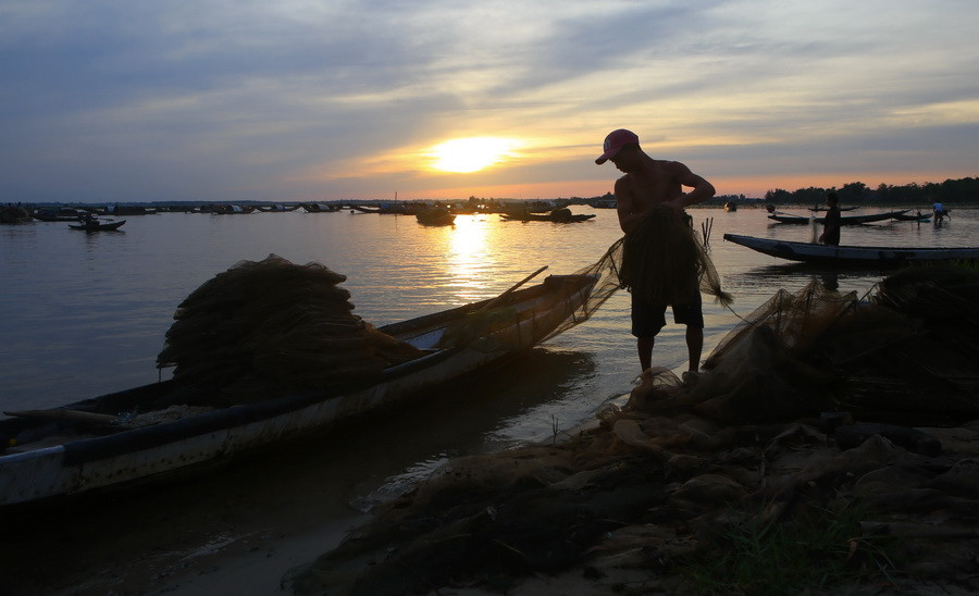 Huyện Quảng Điền đã đề ra nhiều chương trình, hành động nhằm bảo vệ tốt môi trường sinh thái vùng đầm phá, phát triển du lịch, góp phần khai thác có hiệu quả tiềm năng thế mạnh vùng đầm phá này. (Ảnh: Hồ Cầu/TTXVN)