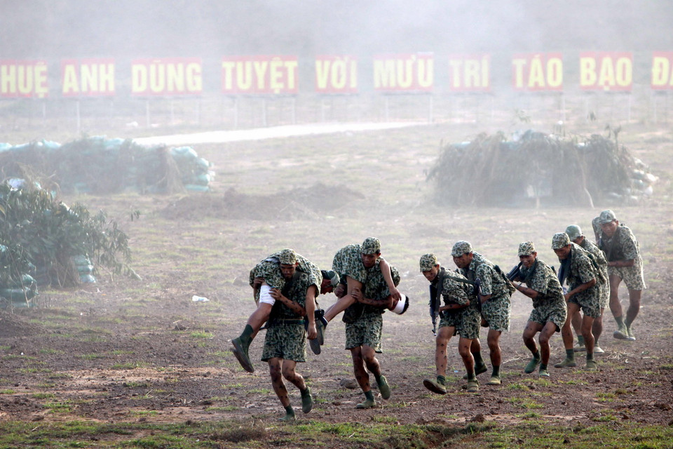 Diễn tập của lực lượng đặc công. (Ảnh: An Hiếu/TTXVN)