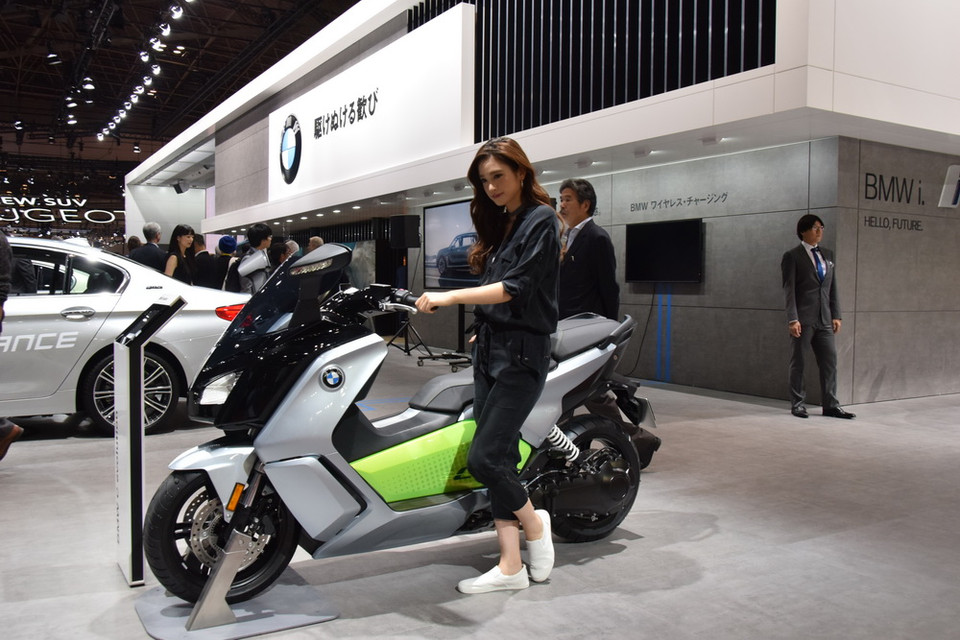 Mẫu scooter chạy điện của BMW. (Ảnh: Cẩm Tuyến/Vietnam+)