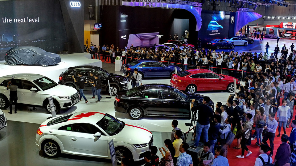 Từ 25-29/10, VIMS 2017 diễn ra tại Trung tâm Hội chợ và Triển lãm Sài Gòn, do các nhà nhập khẩu ôtô phối hợp cùng liên doanh C.I.S Vietnam, Le Bros tổ chức.(Ảnh: Thế Anh/Vietnam+)