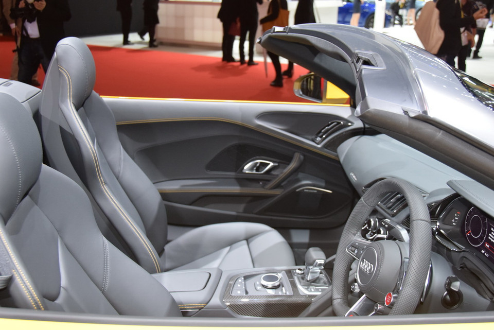 Nội thất một mẫu xe thể thao Audi. (Ảnh: Cẩm Tuyến/Vietnam+)