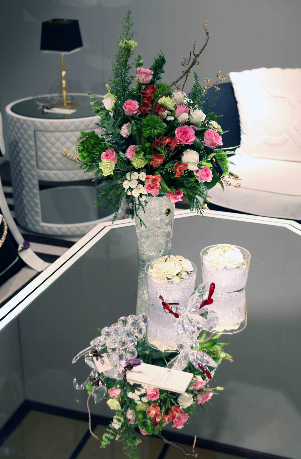 Một số sản phẩm được trưng bày trong triển lãm. (Ảnh: Doãn Đức/Vietnam+)