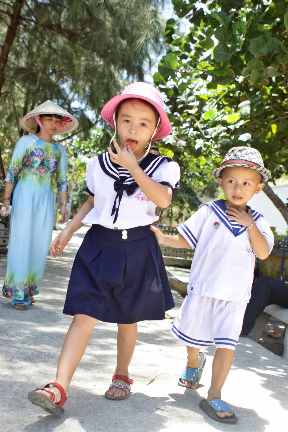 Trẻ em trên đảo Trường Sa lớn. (Ảnh: Minh Quyết/TTXVN)