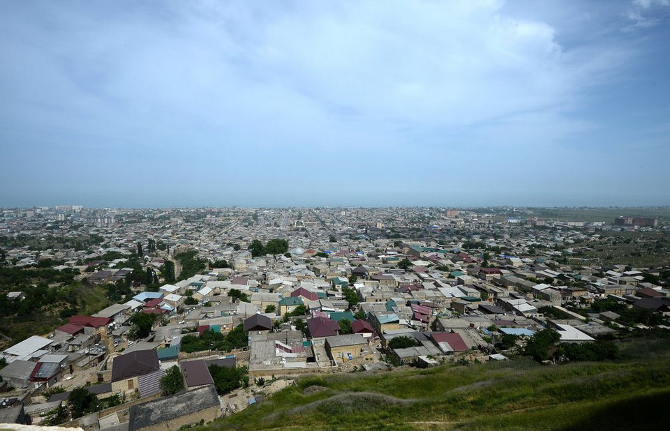 Thành phố Derbent nhìn từ pháo đài Naryn-Kala. (Nguồn: sputniknews)