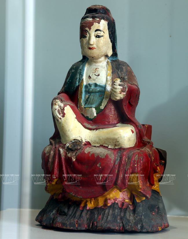 Tượng Quan Âm thế kỷ XIX. (Ảnh: Lê Minh/Báo ảnh Việt Nam)