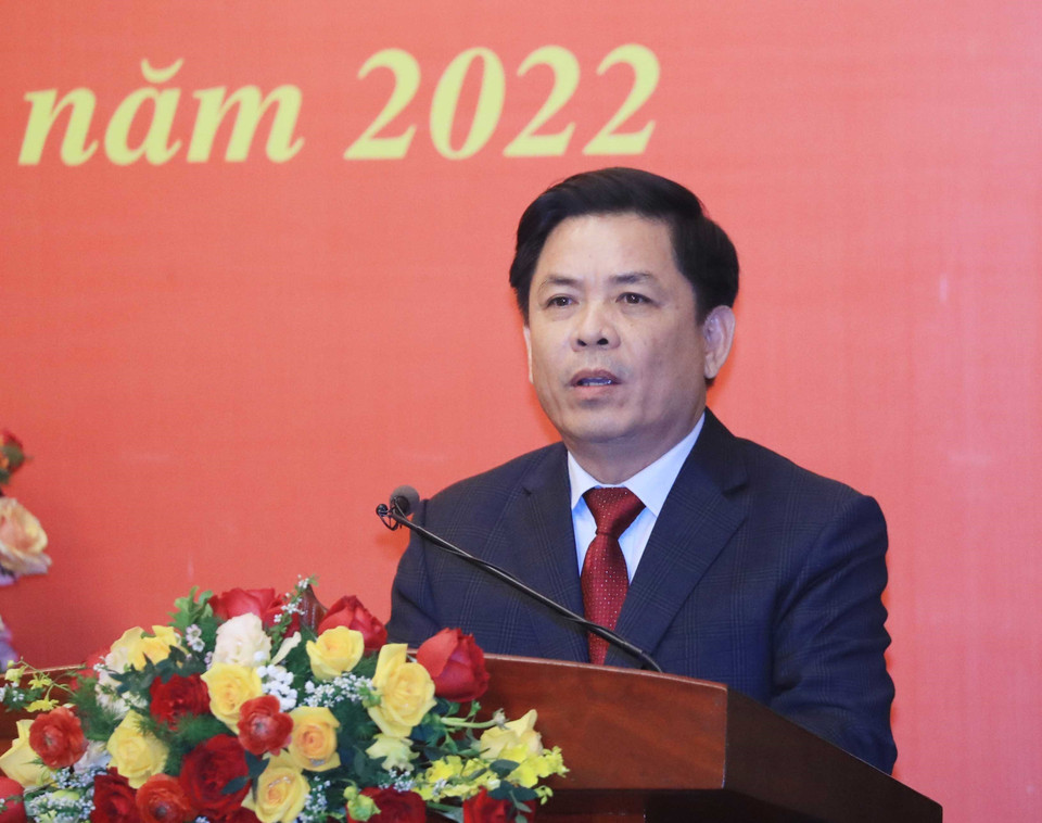 Ông Nguyễn Văn Thể - Uỷ viên Trung ương Đảng, Bí thư Đảng uỷ khối các cơ quan Trung ương công bố quyết định. (Ảnh: Thống Nhất/TTXVN)