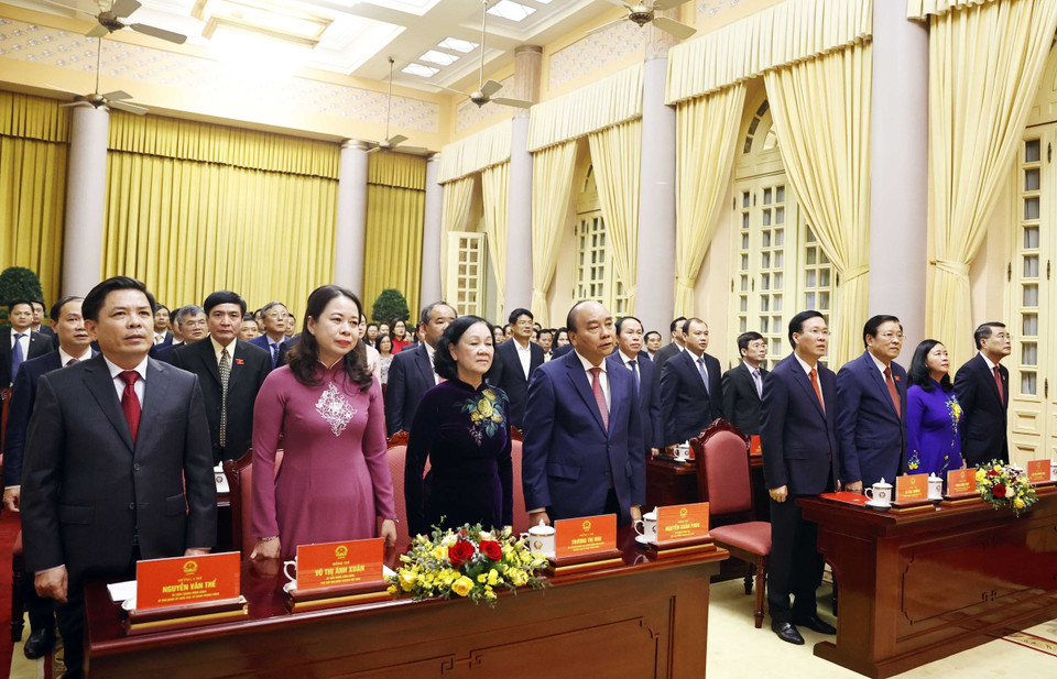 Nghi thức chào cờ tại buổi lễ. (Ảnh: Thống Nhất/TTXVN)