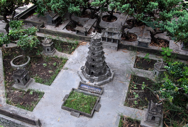 Chùa Thiên Mụ được tái hiện ở Ngự Lãm Viên.