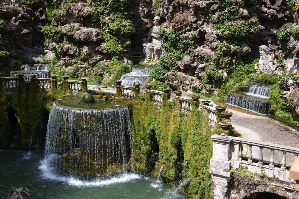 The Oval Fountain, Lazio, Italy. (Nguồn: REX)