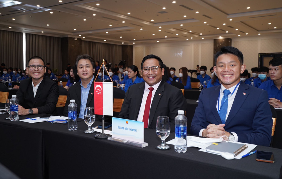 Đại diện đoàn thanh niên tình nguyện Singapore. (Ảnh: Đức Thọ/TTXVN)