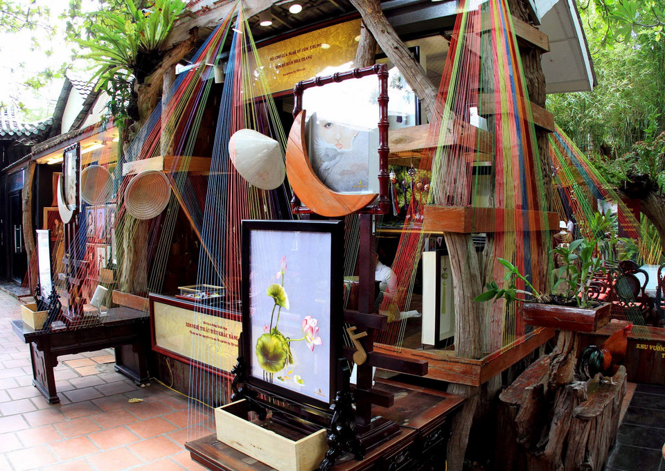 Nghệ thuật trong văn hóa sắp đặt luôn được nâng lên vị trí hàng đầu tại các trung tâm XQ. (Ảnh: Nhật Anh/TTXVN)