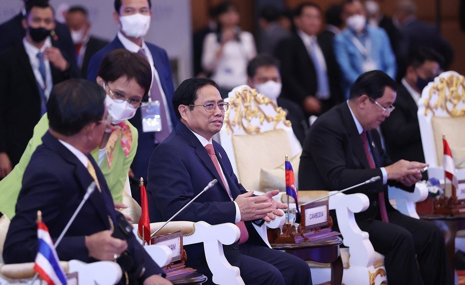 Thủ tướng Phạm Minh Chính và các nhà lãnh đạo ASEAN với Hội đồng tư vấn kinh doanh ASEAN (ABAC). (Ảnh: Dương Giang/TTXVN)