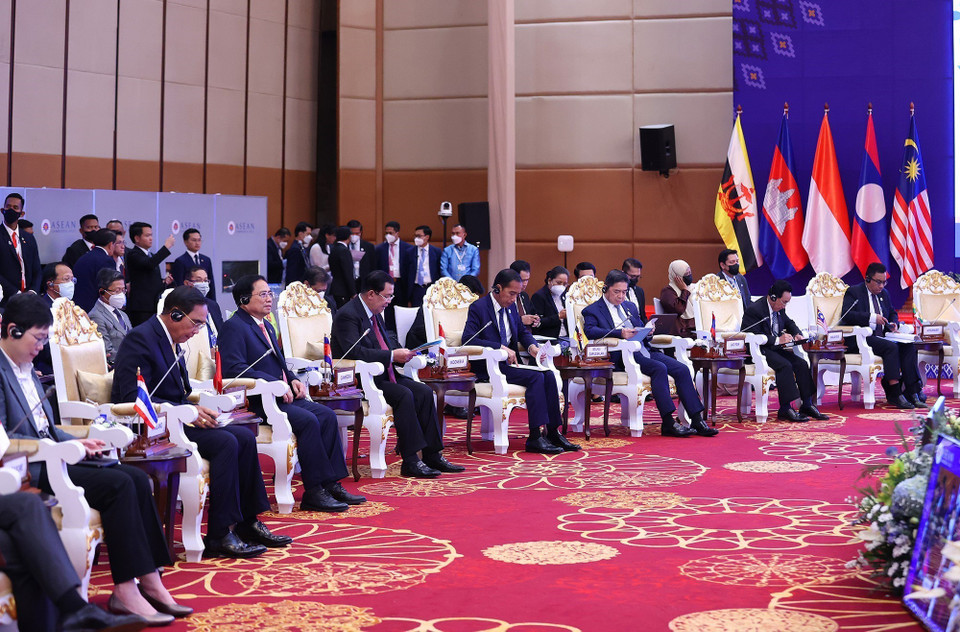 Thủ tướng Phạm Minh Chính và các nhà lãnh đạo ASEAN với Hội đồng tư vấn kinh doanh ASEAN (ABAC). (Ảnh: Dương Giang/TTXVN)