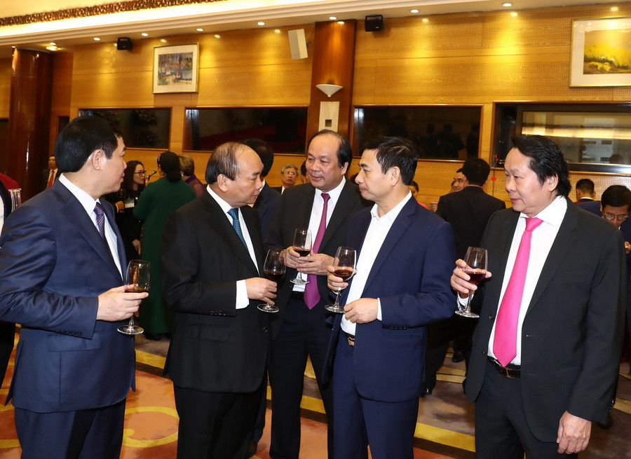 Thủ tướng Nguyễn Xuân Phúc và các đại biểu. (Ảnh: Thống Nhất/TTXVN)