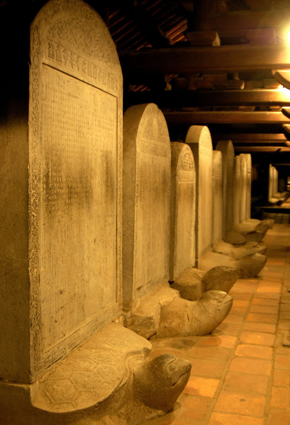 Bia tiến sỹ tại Văn Miếu-Quốc Tử Giám. (Ảnh: Minh Đông/TTXVN)