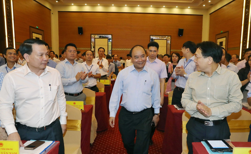 Sáng 17/5, tại Đông Hà (tỉnh Quảng Trị), Thủ tướng dự, chủ trì Hội nghị tổng kết hoạt động của Ban Chỉ đạo về các giải pháp ổn định đời sống 4 tỉnh miền Trung sau sự cố môi trường biển. (Ảnh: Thống Nhất/TTXVN)