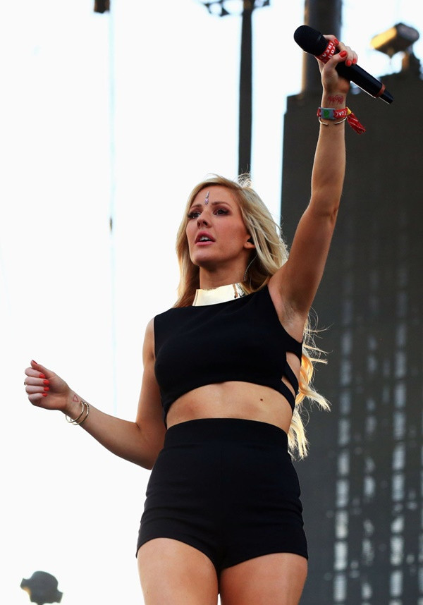 Ellie Goulding luôn biết cách chinh phục khán giả không chỉ bằng giọng hát mà còn với phong cách rất ấn tượng của mình