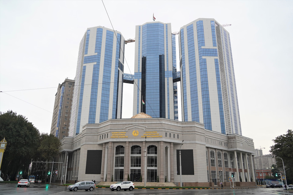 Tòa nhà Bộ Thông tin và Truyền thông Tajikistan mang phong cách Liên Xô (cũ). (Ảnh: Duy Trinh/TTXVN)