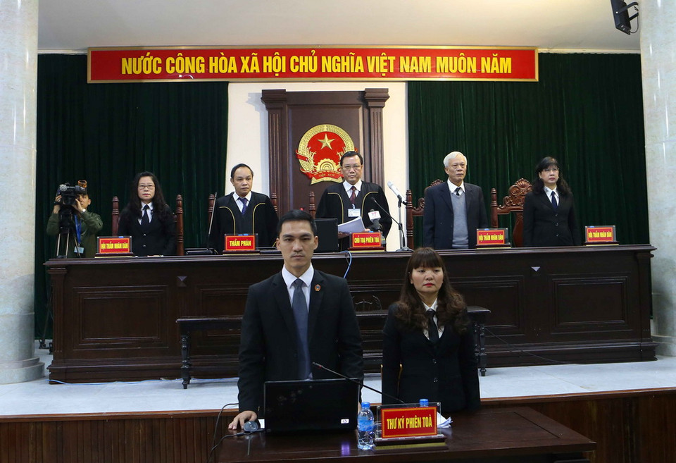  Hội đồng xét xử nhận định về toàn bộ nội dung vụ án. (Ảnh: Doãn Tấn/TTXVN)