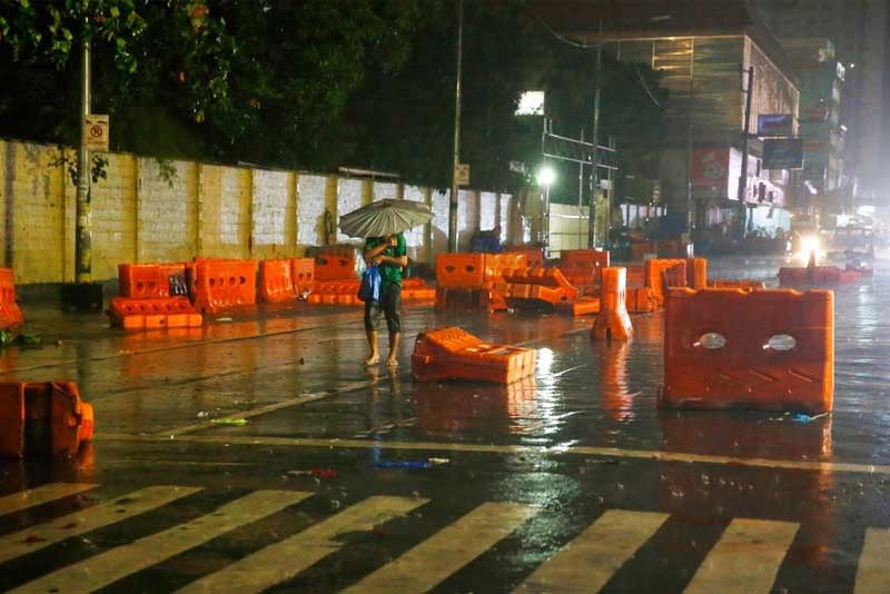 Bão Mangkhut gây mưa to, gió lớn ở thành phố Tuguegrao, tỉnh Cagayan. (Nguồn: AP)