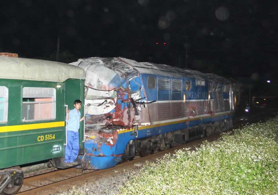 Đoàn tàu SE5 chạy hướng Hà Nội-Sài Gòn chở gần 600 hành khách. (Ảnh: Hồ Cầu/TTXVN)