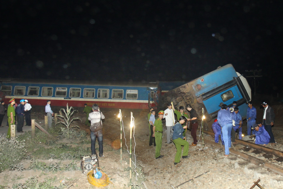 Lái tàu đã tử vong và 2 nhân viên tàu cùng 2 hành khách bị thương. (Ảnh: Hồ Cầu/TTXVN)