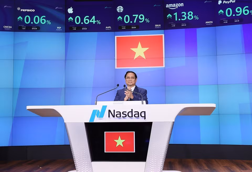 Thủ tướng Phạm Minh Chính phát biểu khi đến thăm Sàn Giao dịch Chứng khoán Nasdaq. (Ảnh: Dương Giang/TTXVN)