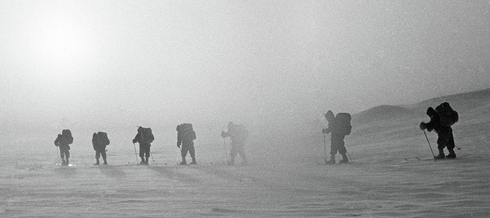 Hoạt động trượt tuyết của đoàn thám hiểm được tổ chức bởi tờ báo tại Moscow Komsomolskaya Pravda. (Nguồn: sputniknews)