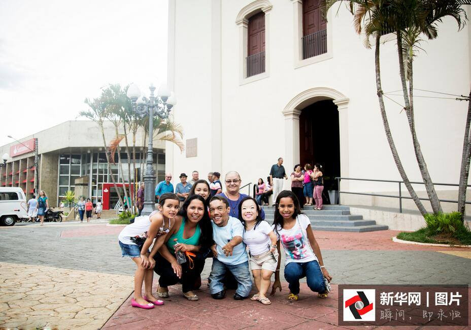 Paulo Gabriel da Silva Barros cao 88,4cm, còn Katyucia Hoshino cao 89,4cm. (Nguồn: CCTVNews)