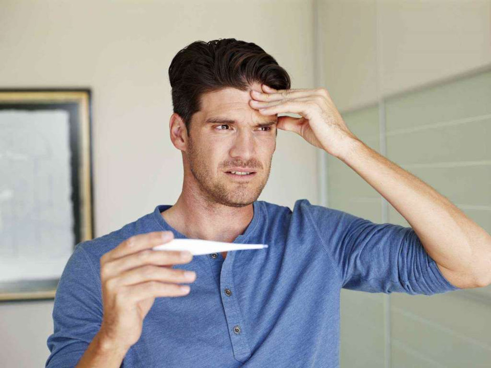 Bị sốt không rõ nguyên nhân. (Nguồn: Getty Images)