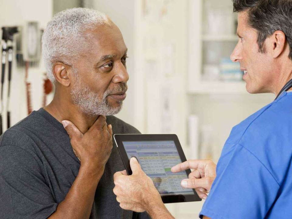 Gặp khó khăn về việc nuốt. (Nguồn: Getty Images)