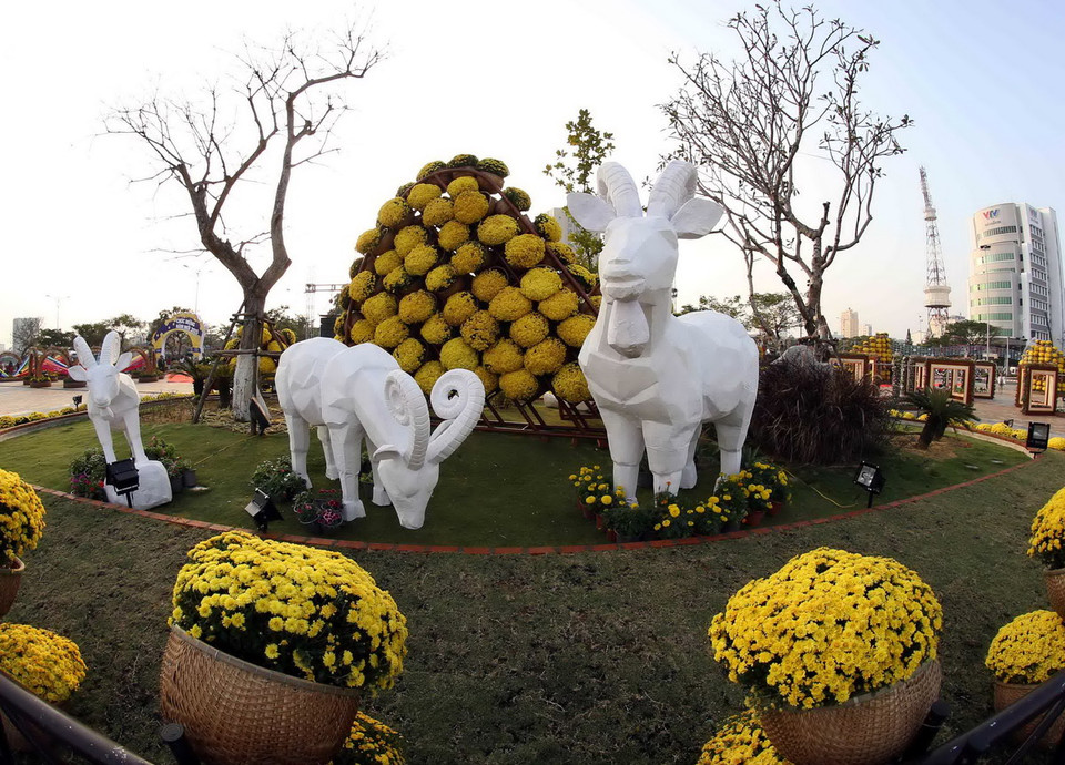 Một góc đường hoa xuân Đà Nẵng. (Ảnh: Trần Lê Lâm/TTXVN) 