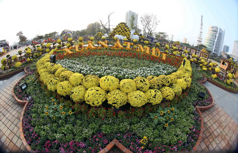 Một góc đường hoa xuân Đà Nẵng. (Ảnh: Trần Lê Lâm/TTXVN)