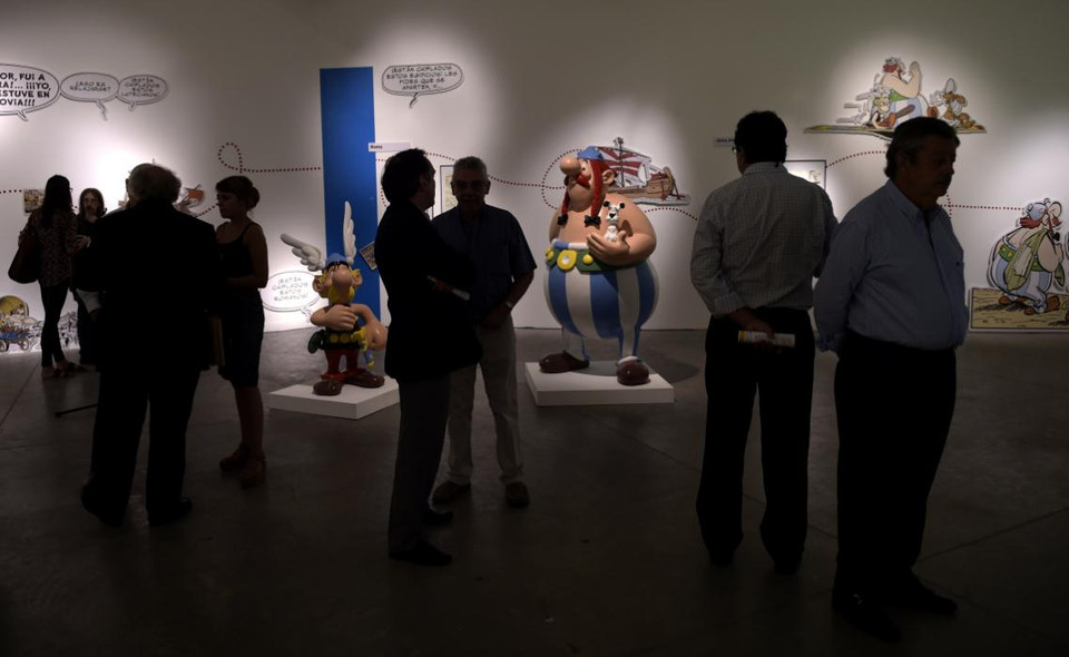 Người dân tham dự buổi lễ khánh thành triển lãm Astérix tại thư viện quốc gia Pháp vào ngày 20 Tháng Ba năm 2015. (Nguồn: AFP)