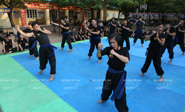  Đấm móc, một kỹ thuật đặc trưng của Triệt quyền đạo. (Ảnh: Thông Hải/Báo ảnh Việt Nam)