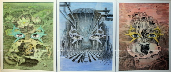  Những bức tranh mang màu sắc truyền thống pha chút hiện đại của đồ họa. (Ảnh: Trần Thanh Giang/Báo ảnh Việt Nam)