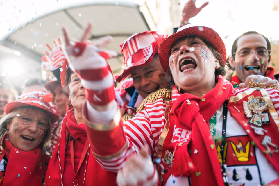 Không khí sôi động tại lễ hội Carnival ở thành phố Cologne, miền Tây nước Đức. (Ảnh: AFP/TTXVN)