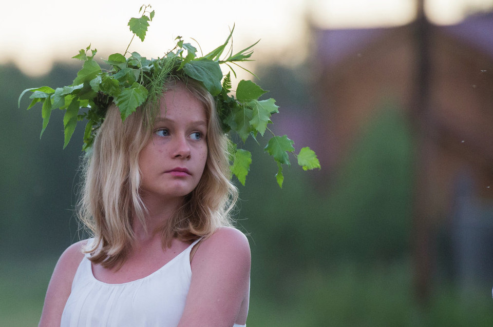 Một cô bé tại Lễ hội Hạ chí (Đêm trắng). (Nguồn: Sputniknews)